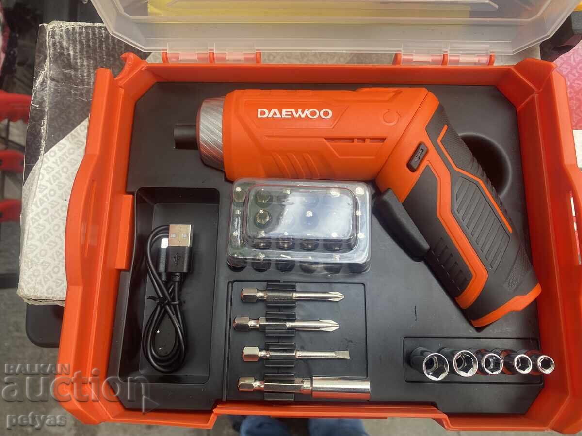 Доставка на Отвертка акумулаторна DAEWOO DAS40 - Li-ion 3.7V - 33бр. акс