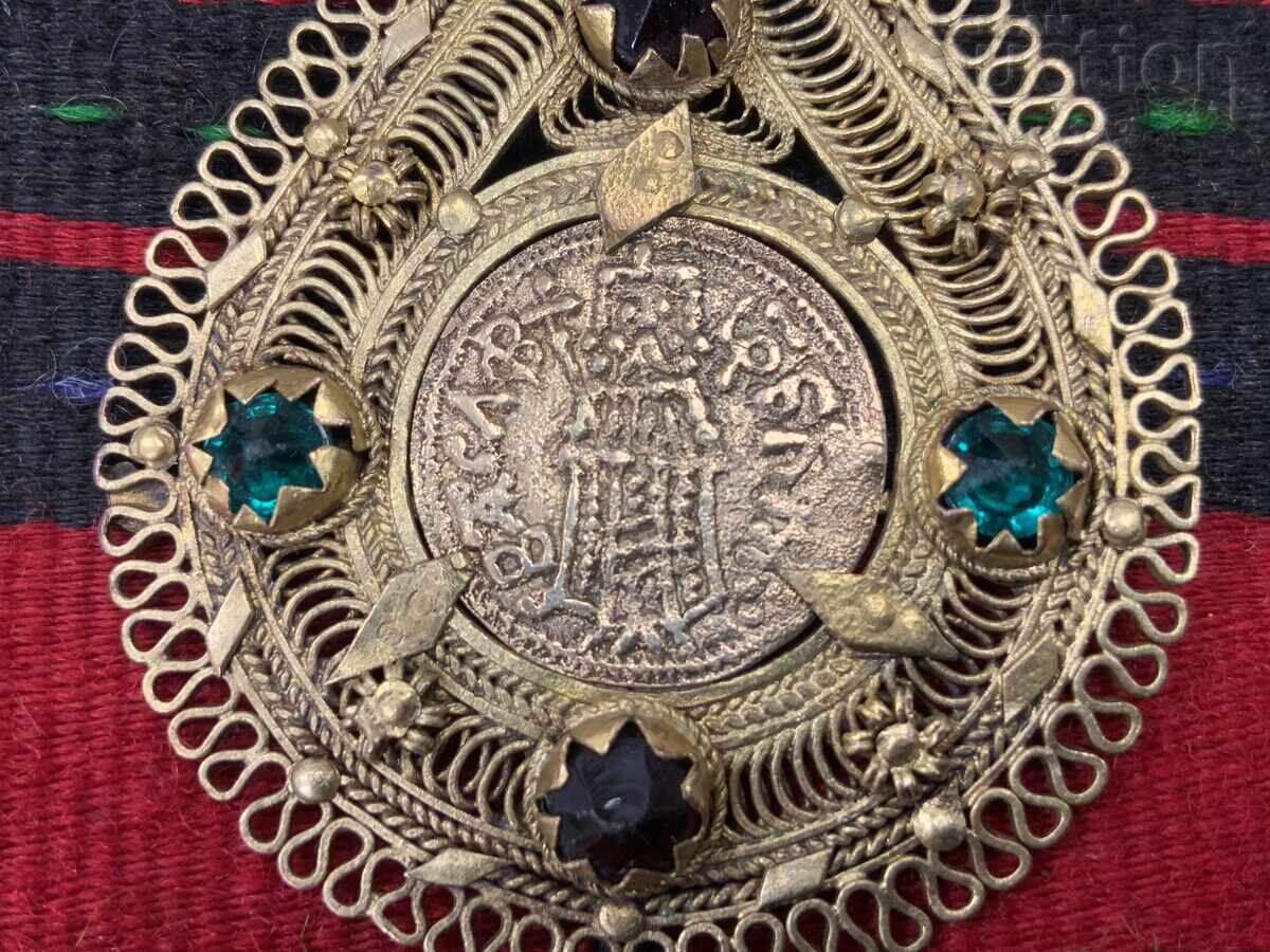 Revival-era jewelry silver filigree gilding Revival-era jewelry silver filigree gilding
