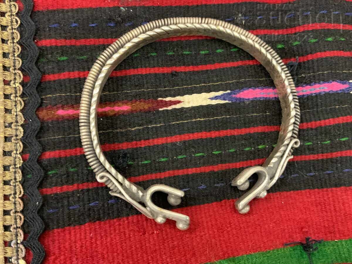 Delivery of Antique bracelet Delivery of Antique bracelet