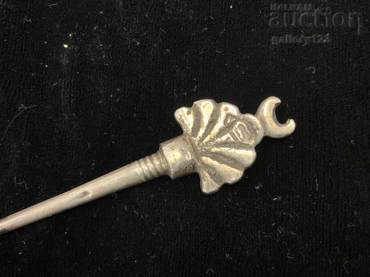 Auction Revival-era carved needle Auction Revival-era carved needle