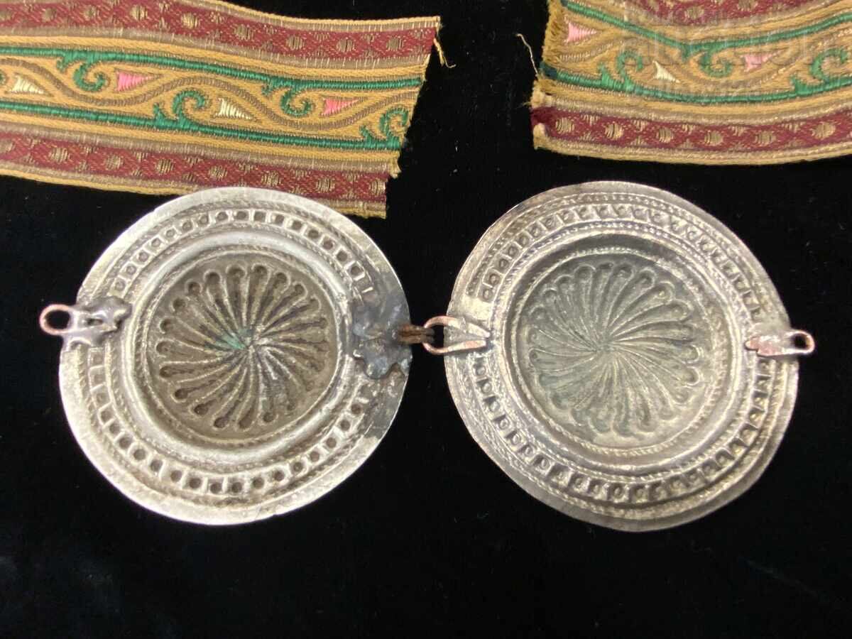 Delivery of Revival-era silver paftas (ornamental belt buckles) and a belt with goldwork embroidery and textile Delivery of Revival-era silver paftas (ornamental belt buckles) and a belt with goldwork embroidery and textile