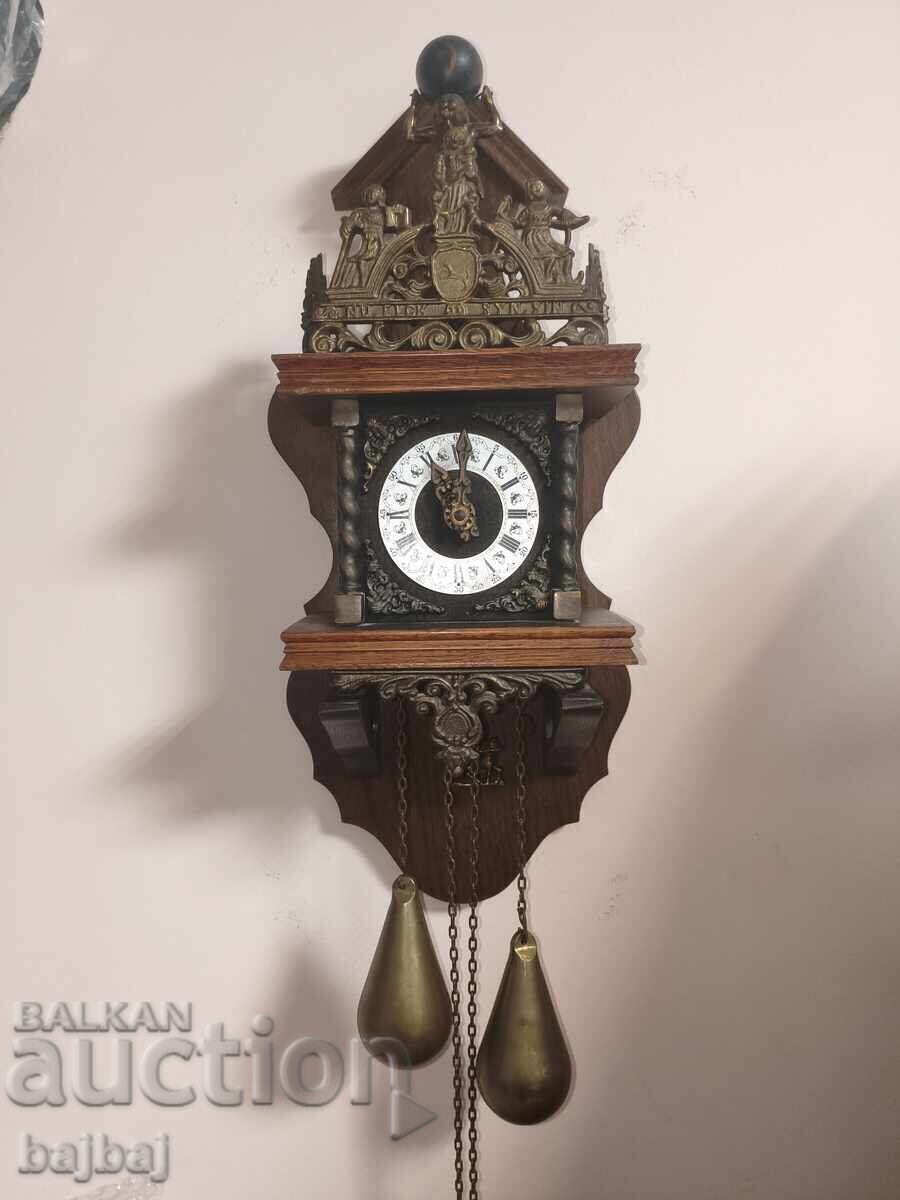 Аукцион Холандски стенен механичен часовник с гонг