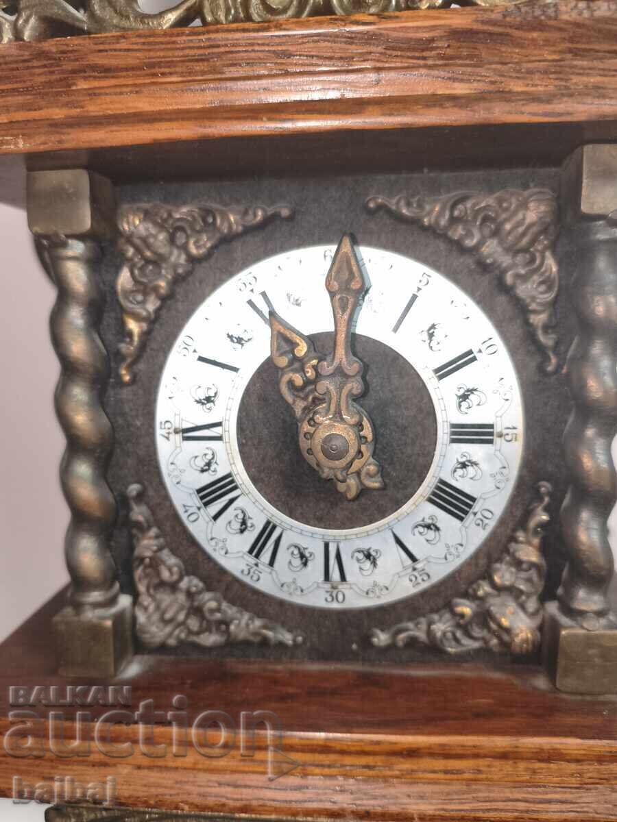 Холандски стенен механичен часовник с гонг