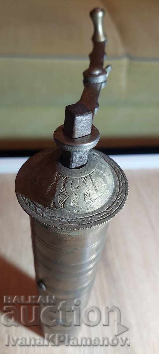Delivery of Bronze grinder for connoisseurs