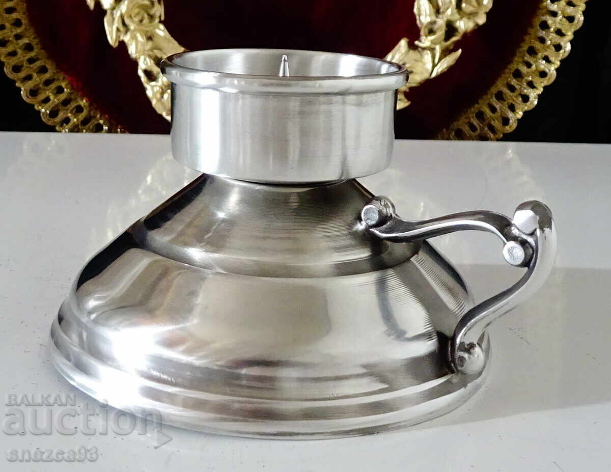 Калаен свещник с дръжка. с цена 15.00 лв. | € 7.67