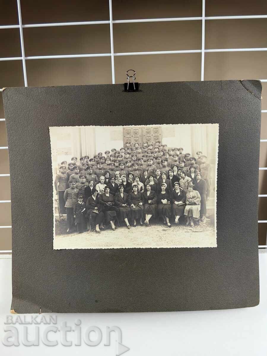 Auction  OFFICER OFFICER MEDAL ORDER LARGE MILITARY PHOTO CARDBOARD