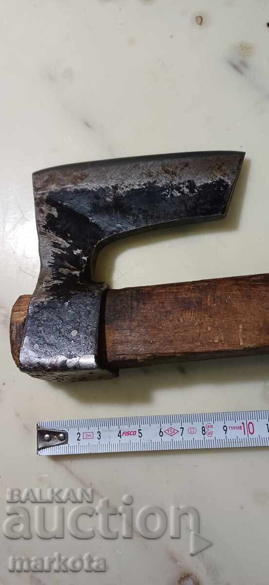 Παλιά σφυρήλατη τσεκούρα για κλάδεμα κλαδιών - 5