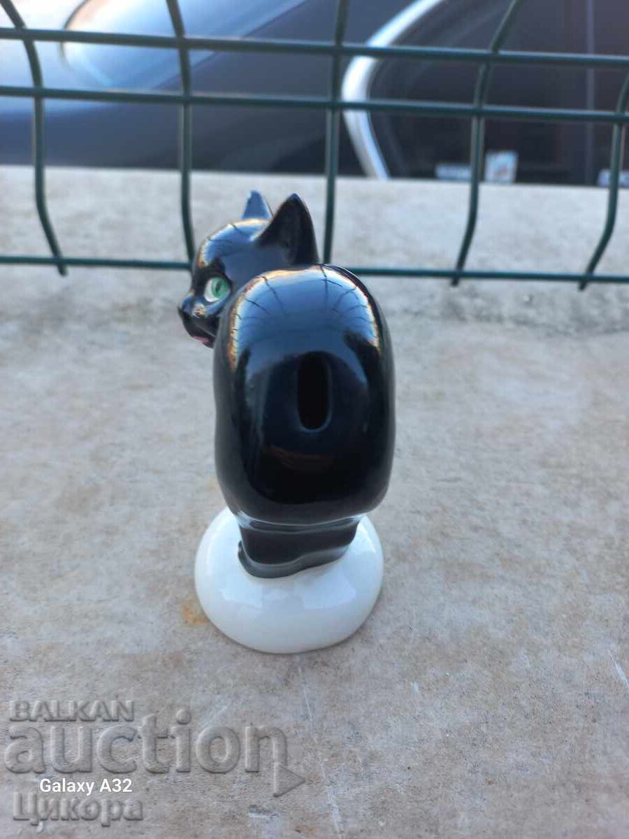 BLACK PORCELAIN CAT FIGURE KITTEN GOEBEL with price 150.00 BGN | € 76.69