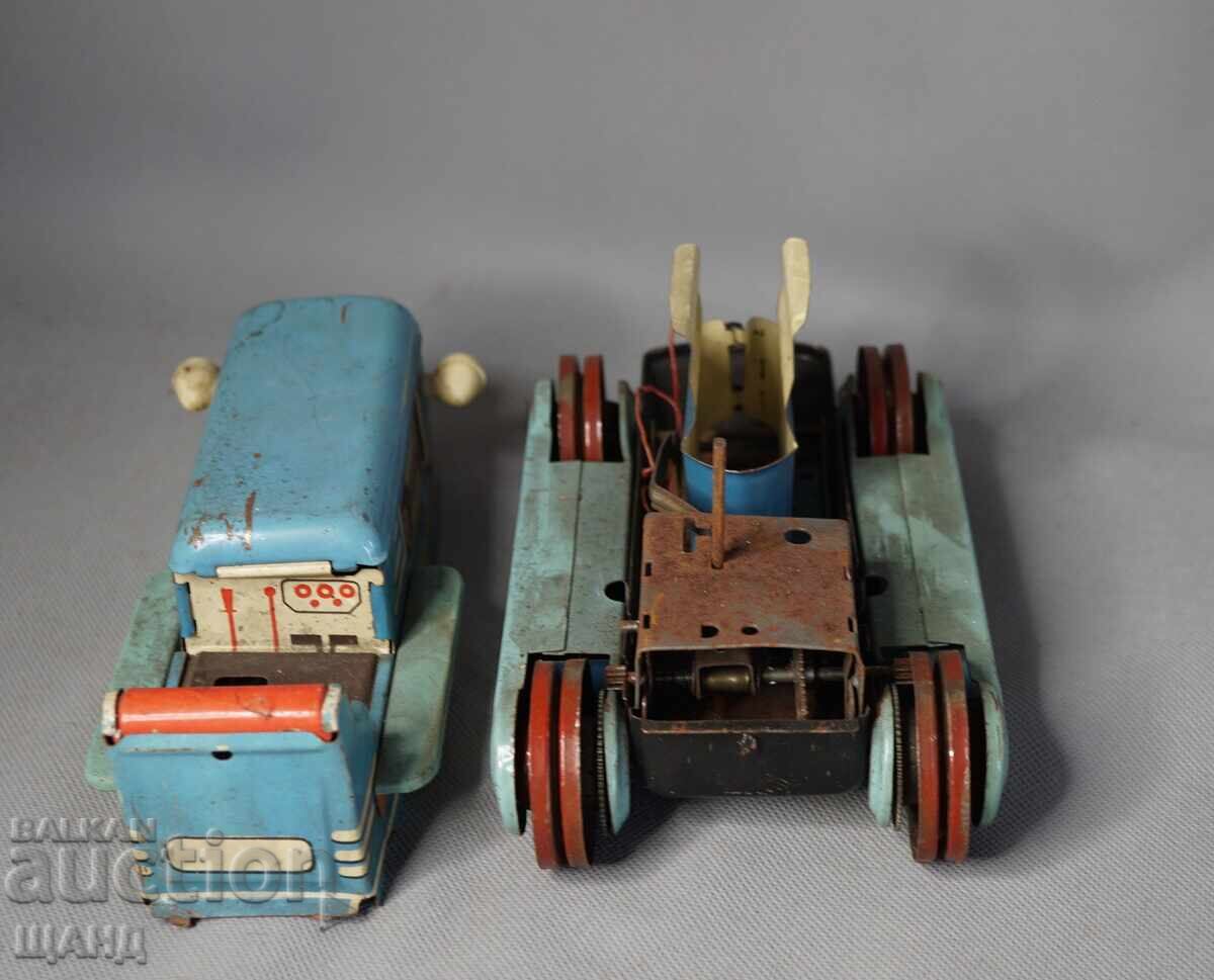 Livrarea Jucărie metalică veche model tractor pe baterii