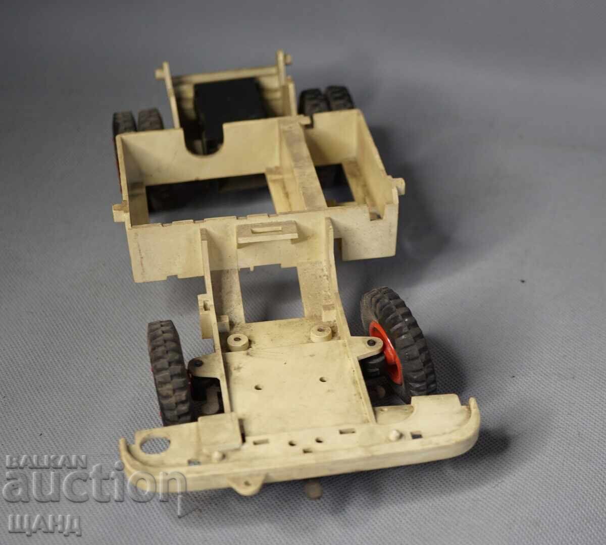 Licitație PIKO Șasiu cu roți Jucărie veche din plastic model camion