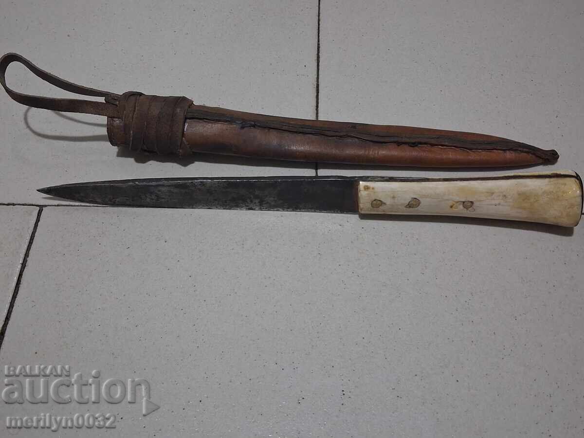 Livrarea Cuțit vechi cu teacă, mâner din os, pumnal, lamă, aculac