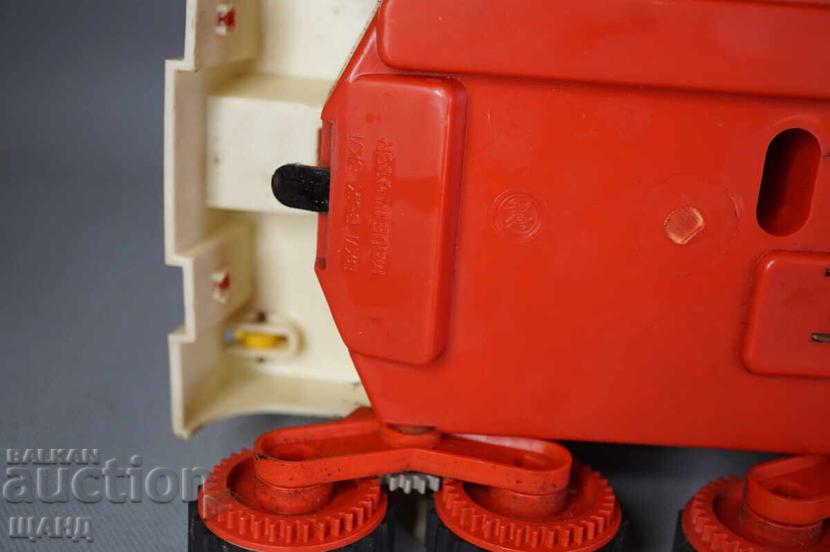 Old Russian plastic toy model Lunokhod (moon rover) on batteries - 6 Old Russian plastic toy model Lunokhod (moon rover) on batteries - 6