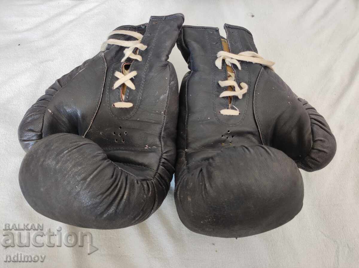 Soviet Russian Boxing Gloves with price 25.00 BGN | € 12.78 Soviet Russian Boxing Gloves with price 25.00 BGN | € 12.78