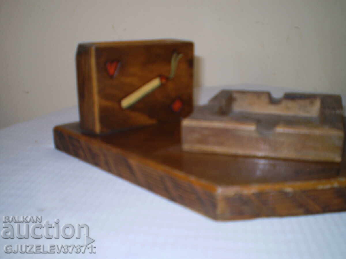 Set de birou din lemn, scrumieră și suporturi cu preț 120.00 BGN | € 61.36