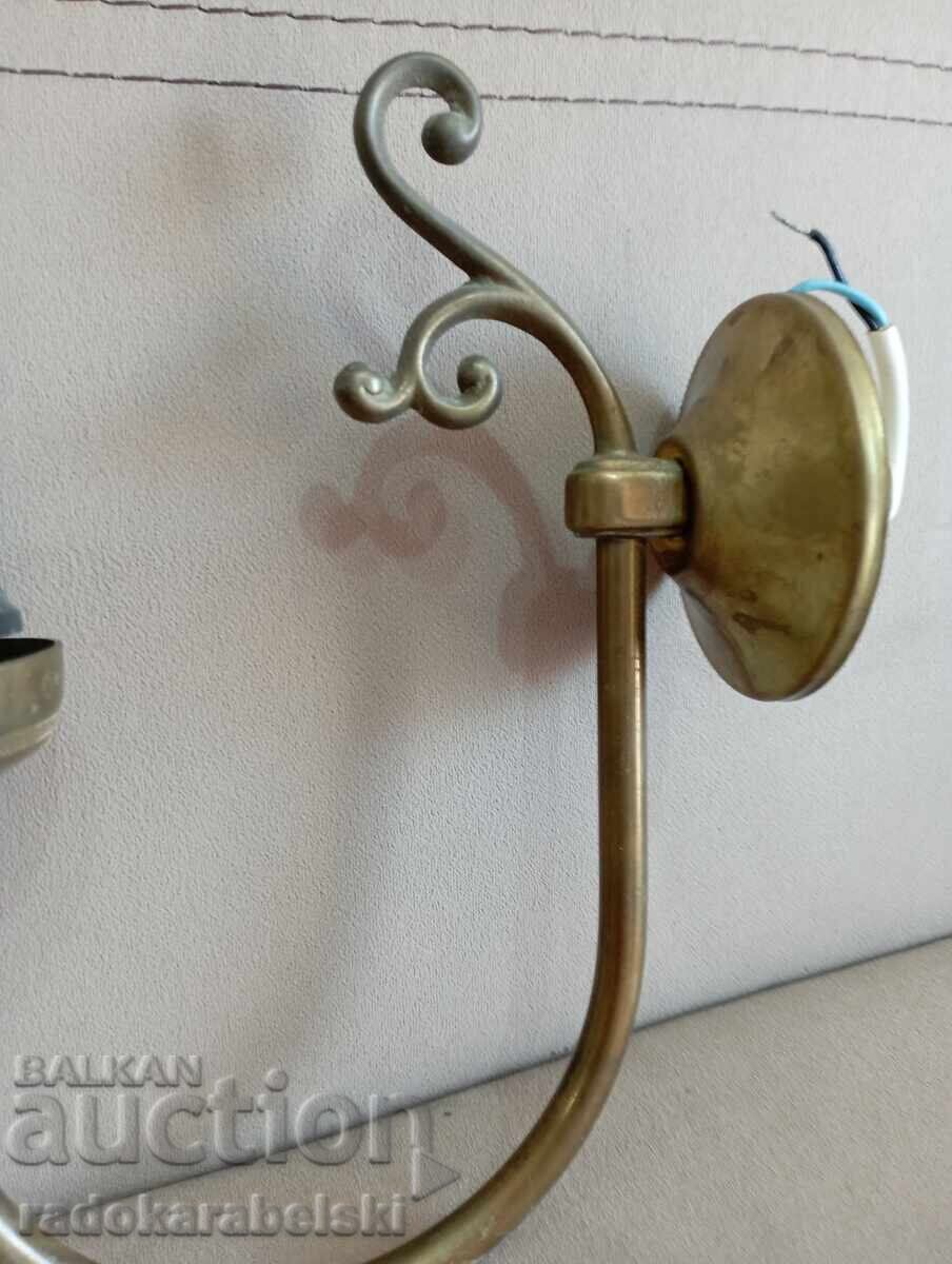 Livrarea Trei bucăți aplice de perete din alamă