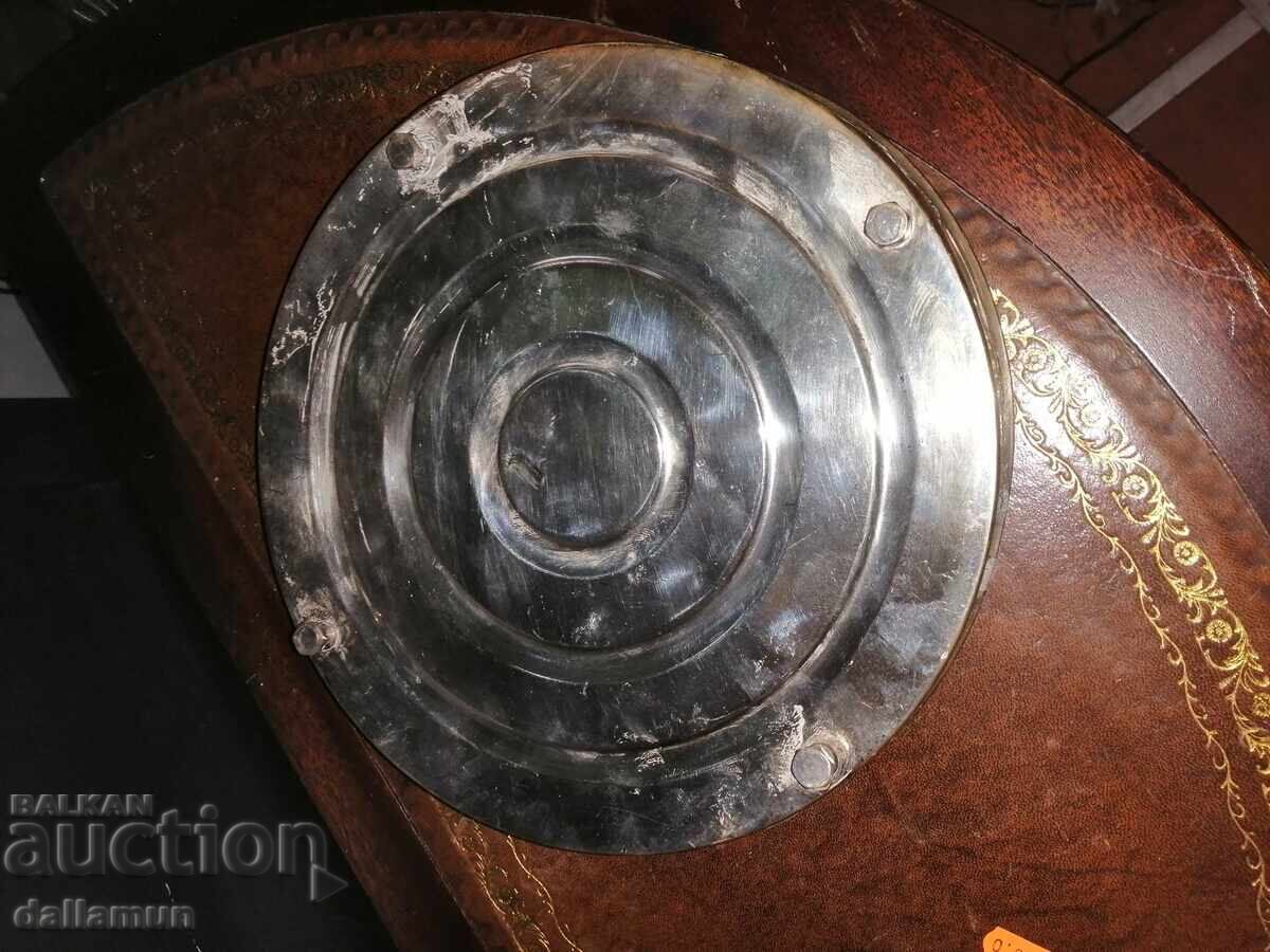 Δημοπρασία Μεταλλικός δίσκος αντίκα με λεπτομέρειες Δημοπρασία Μεταλλικός δίσκος αντίκα με λεπτομέρειες