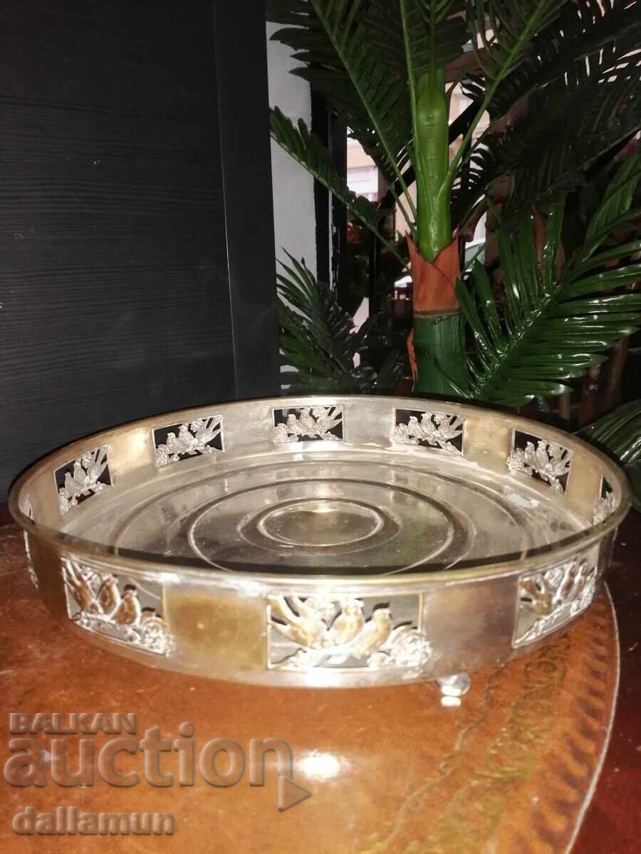 Μεταλλικός δίσκος αντίκα με λεπτομέρειες Μεταλλικός δίσκος αντίκα με λεπτομέρειες