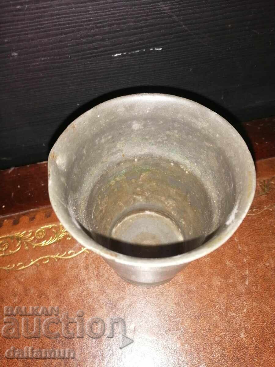 Αντίκα αλουμινένιο φλιτζάνι με τιμή 5.00 BGN | € 2.56