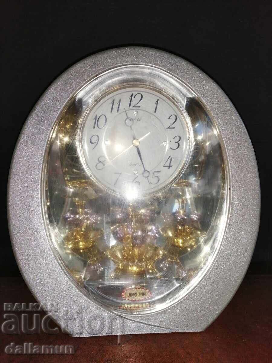 Ceas de masă vechi cu preț 29.00 BGN | € 14.83