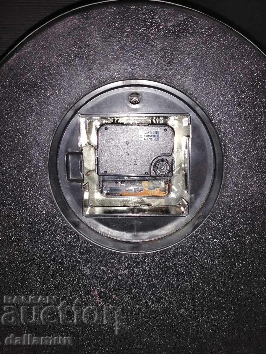 Livrarea Ceas de masă vechi