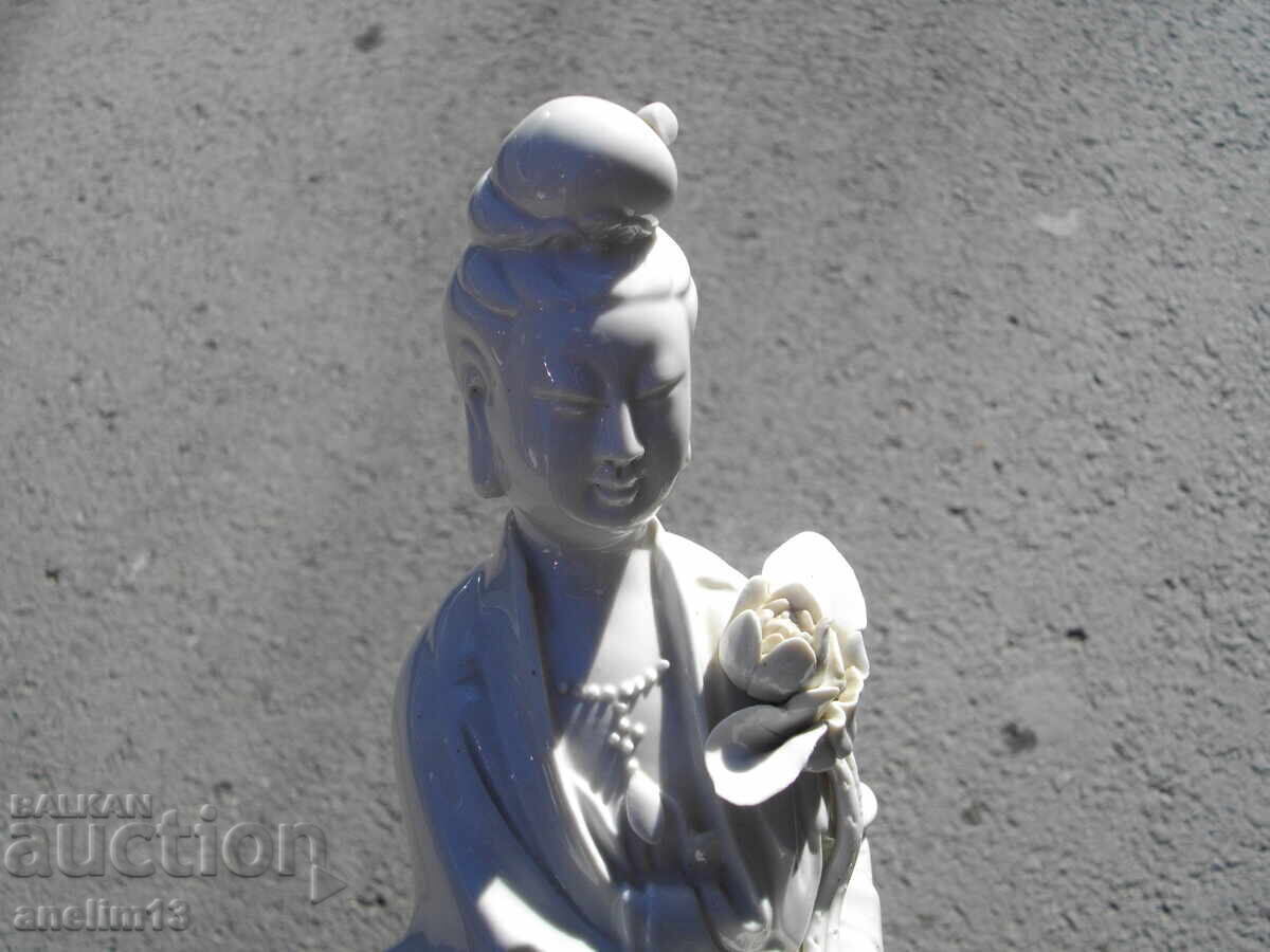 STAR PORCELAIN PORCELAIN FIGURE GUANYIN with price € 170.00 | 332.49 BGN
