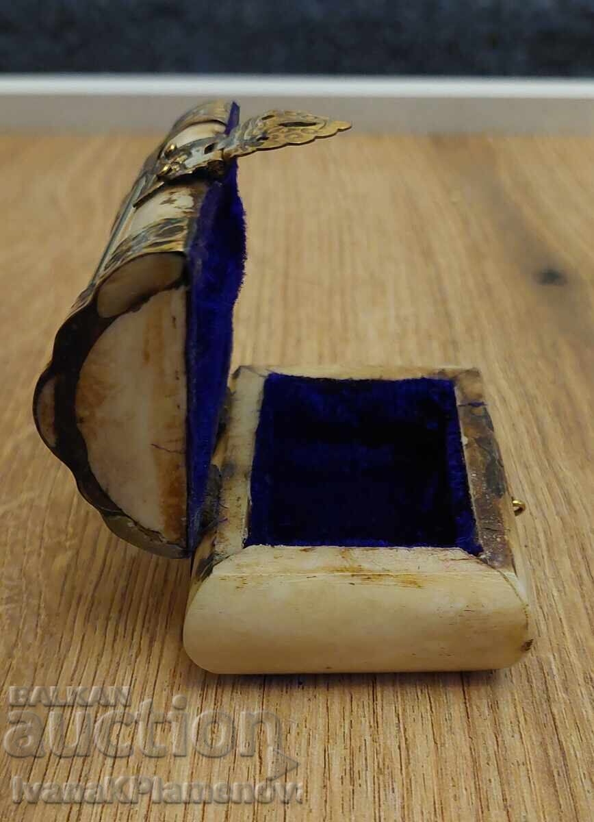 Bone box for connoisseurs - 5