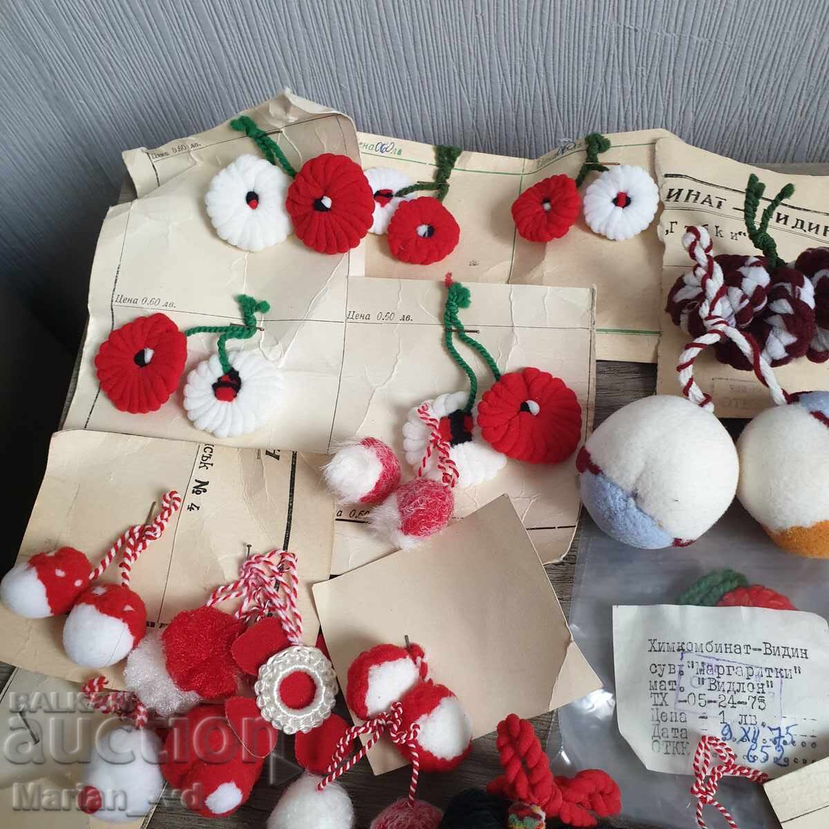 Mărțișoare vechi, socialiste - 57 bucăți cu preț 40.00 BGN | € 20.45