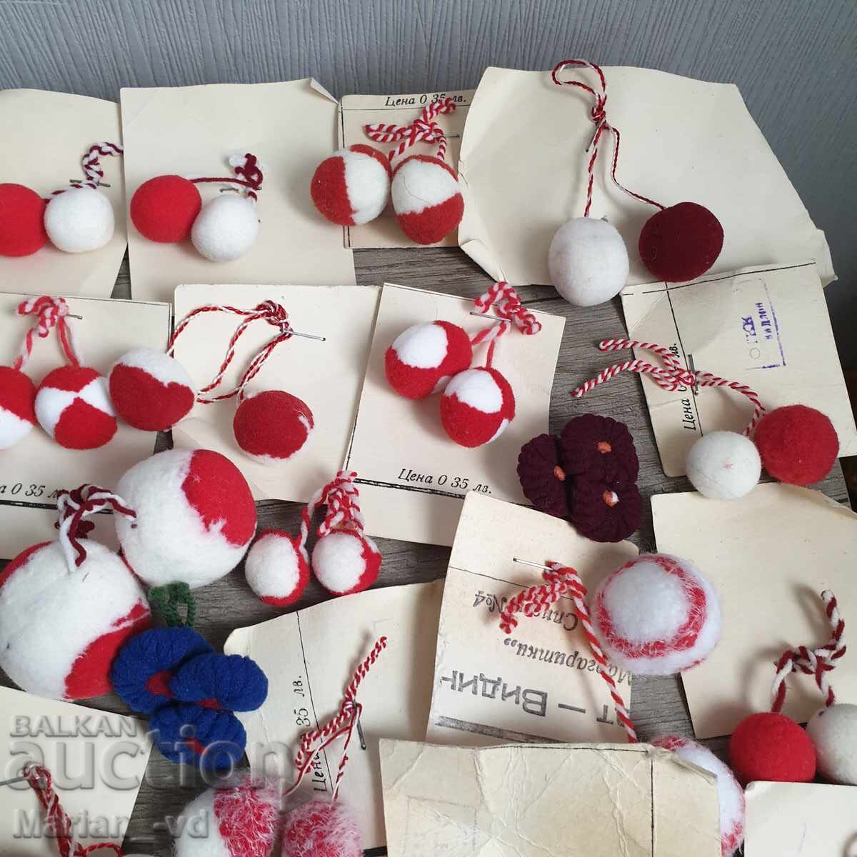 Licitație Mărțișoare vechi, socialiste - 57 bucăți