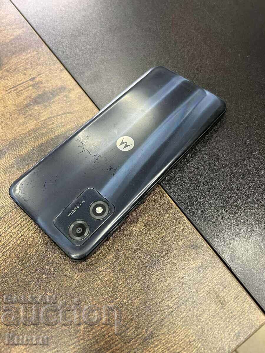 Telefon Motorola E13 cu preț 100.00 BGN | € 51.13