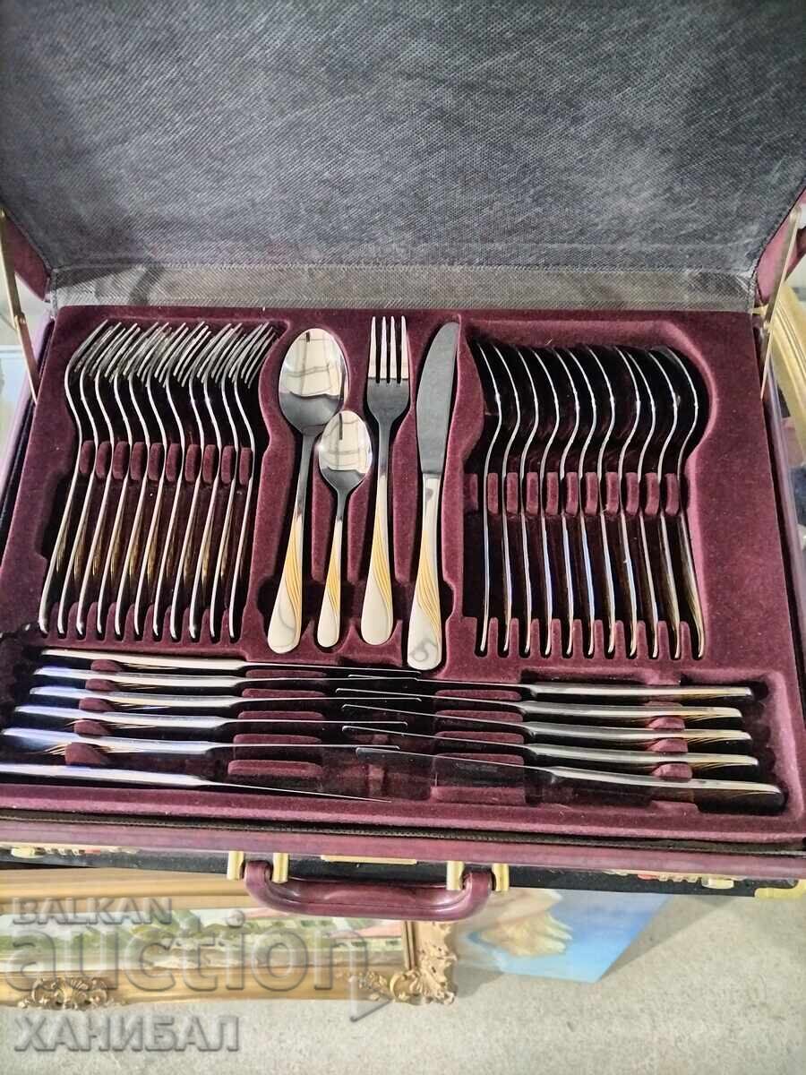 ПРИБОРИ ЗА ХРАНЕНЕ NIVELLA ОТЛИЧНО СЪСТОЯНИЕ.