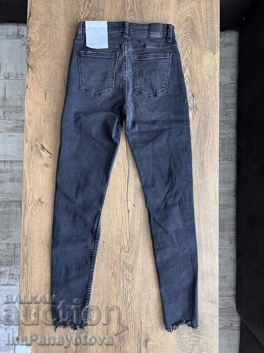 Auction  New Women's Jeans