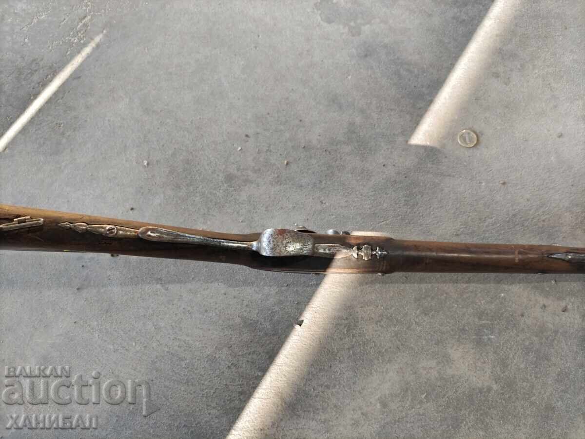 OLD SINGLE-BARREL CAPSULE RIFLE - 7 OLD SINGLE-BARREL CAPSULE RIFLE - 7