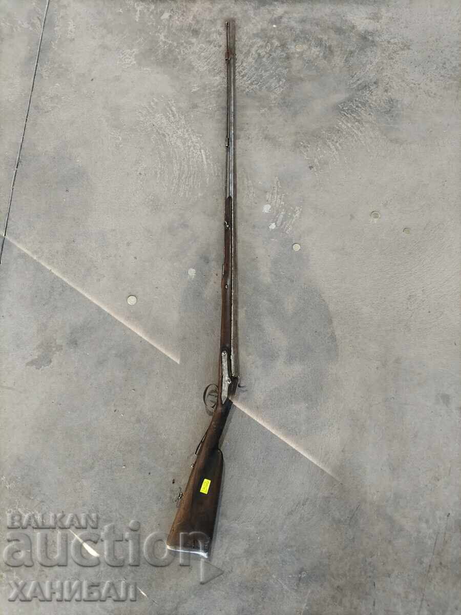 OLD SINGLE-BARREL CAPSULE RIFLE OLD SINGLE-BARREL CAPSULE RIFLE