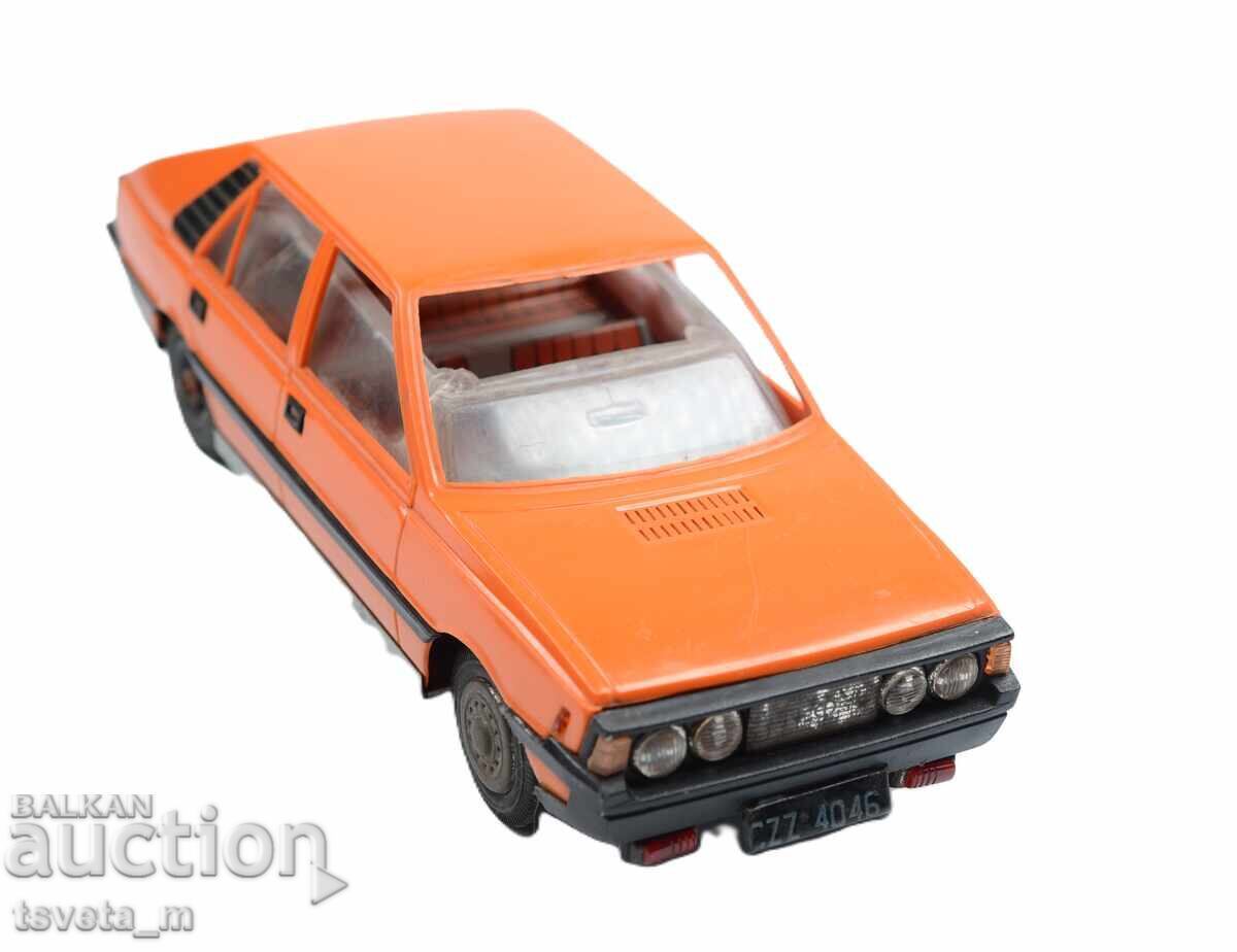 Доставка на Плестмасова кола, детски играчки соц Доставка на Плестмасова кола, детски играчки соц