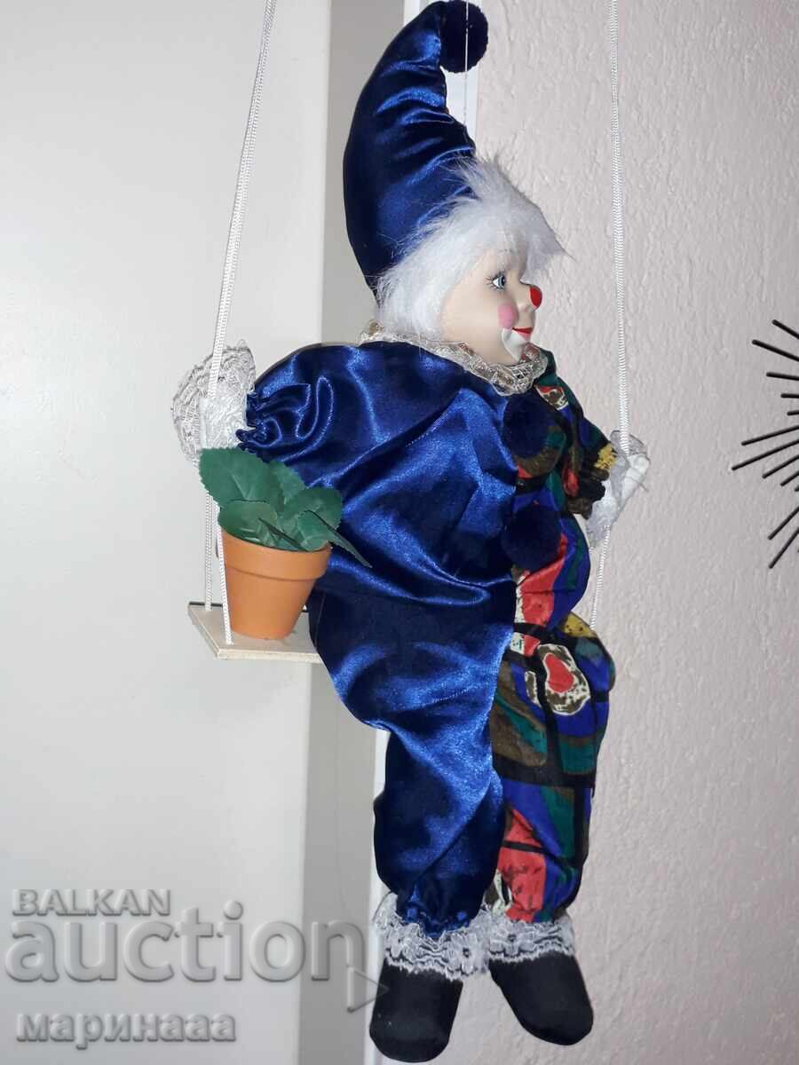 Livrarea PĂPUȘĂ MARE. CLOVN Livrarea PĂPUȘĂ MARE. CLOVN