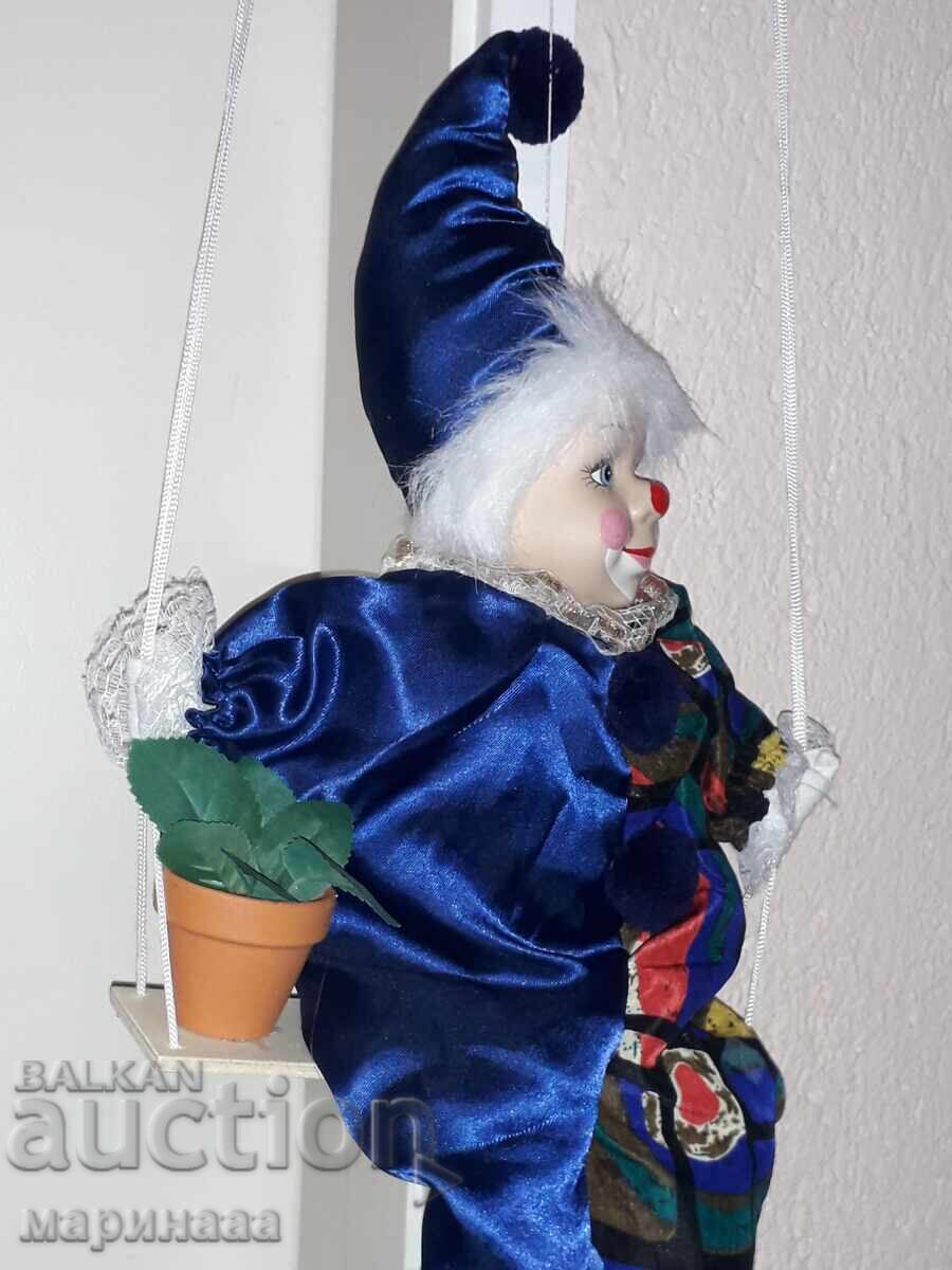 PĂPUȘĂ MARE. CLOVN - 5 PĂPUȘĂ MARE. CLOVN - 5