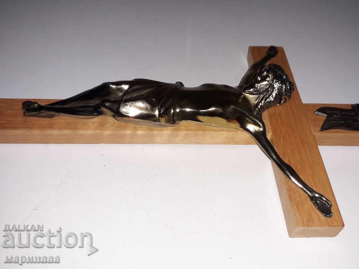 Licitație CRUCE. ALAMĂ MASIVĂ Licitație CRUCE. ALAMĂ MASIVĂ