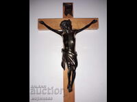 CRUCE. ALAMĂ MASIVĂ