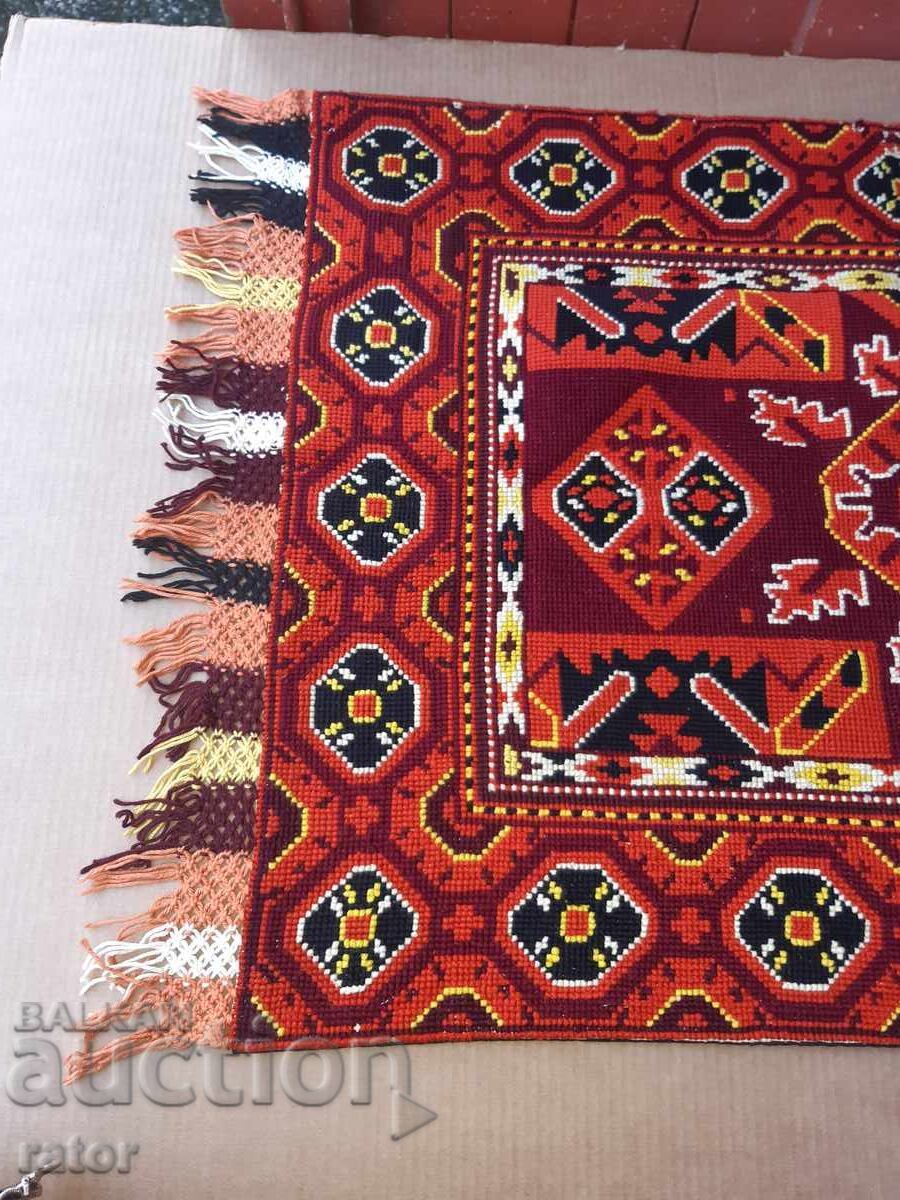 Αυθεντικό παλιό, πολύ όμορφο χαλί με τιμή 23.99 BGN | € 12.27