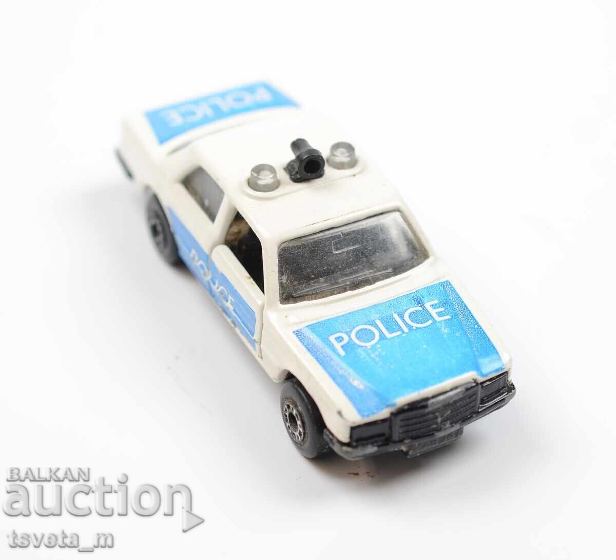 Delivery of MATCHBOX Metal Car Mercedes-Benz 450 SEL 1979 Delivery of MATCHBOX Metal Car Mercedes-Benz 450 SEL 1979