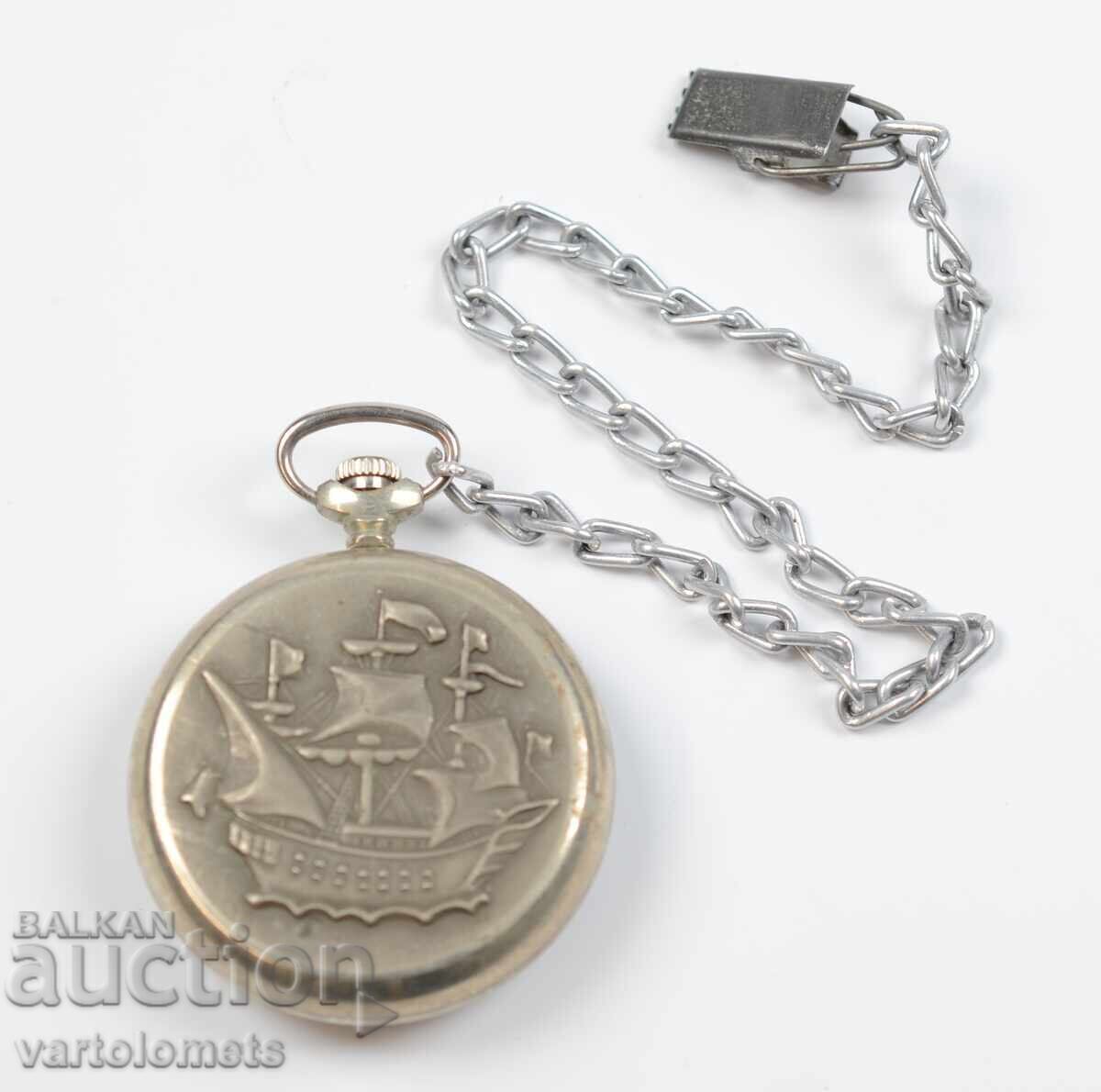 Аукцион Джобен часовник МОЛНИЯ MOLNIJA 18к. кораб - не работи Аукцион Джобен часовник МОЛНИЯ MOLNIJA 18к. кораб - не работи