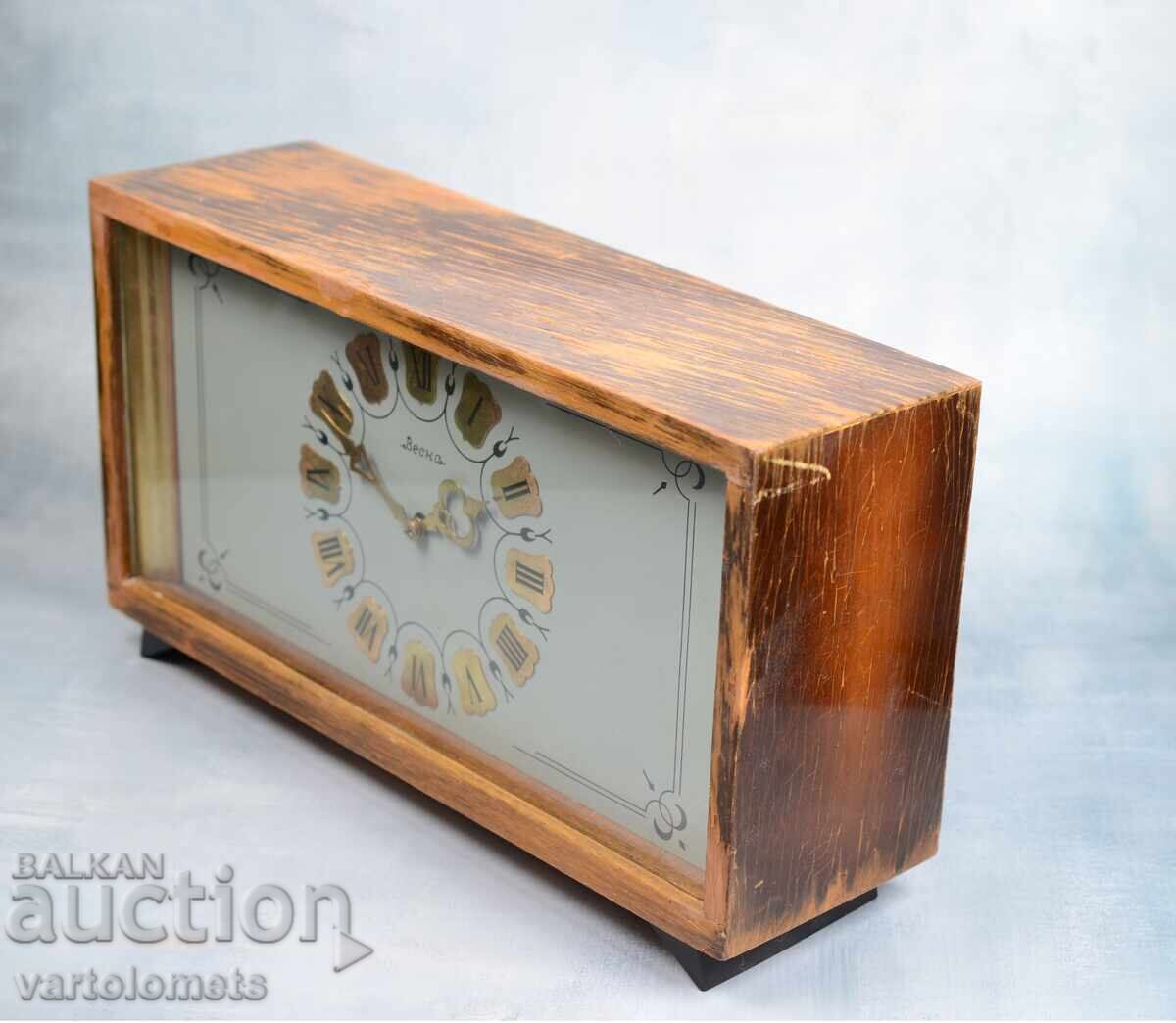 Аукцион Настолен каминен часовник ВЕСНА СССР - работи Аукцион Настолен каминен часовник ВЕСНА СССР - работи