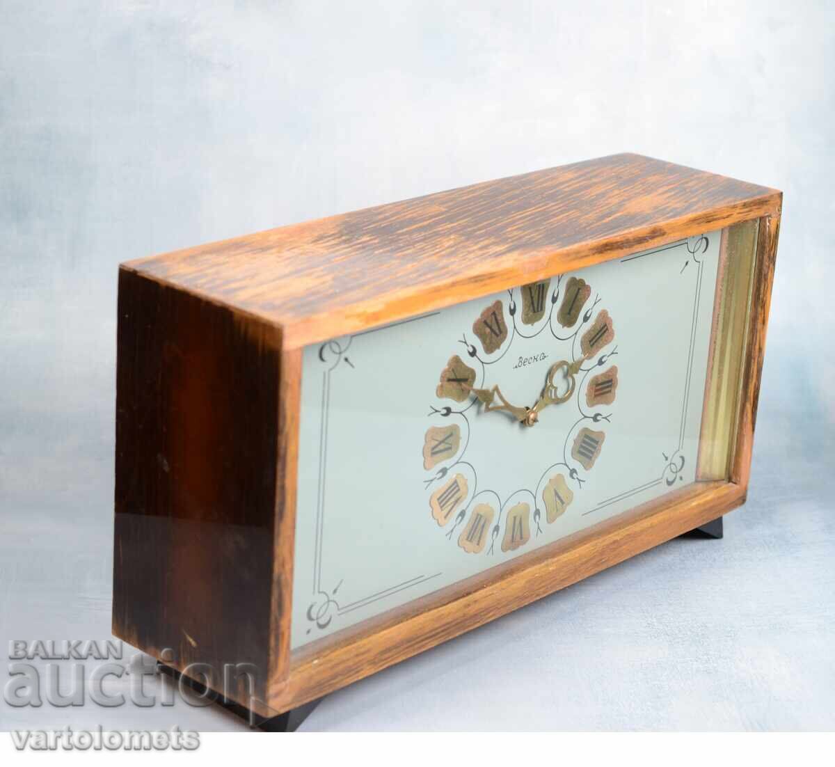 Доставка на Настолен каминен часовник ВЕСНА СССР - работи Доставка на Настолен каминен часовник ВЕСНА СССР - работи