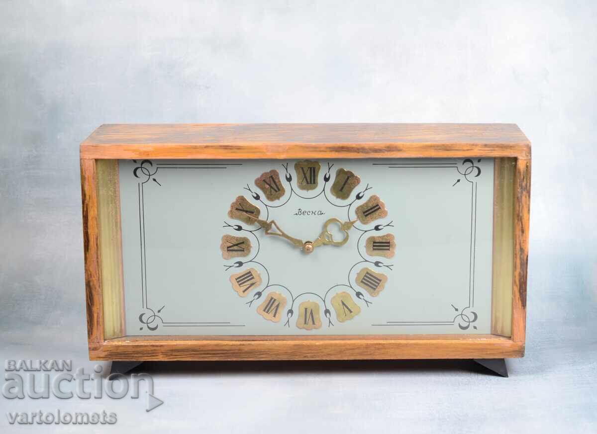 Настолен каминен часовник ВЕСНА СССР - работи Настолен каминен часовник ВЕСНА СССР - работи