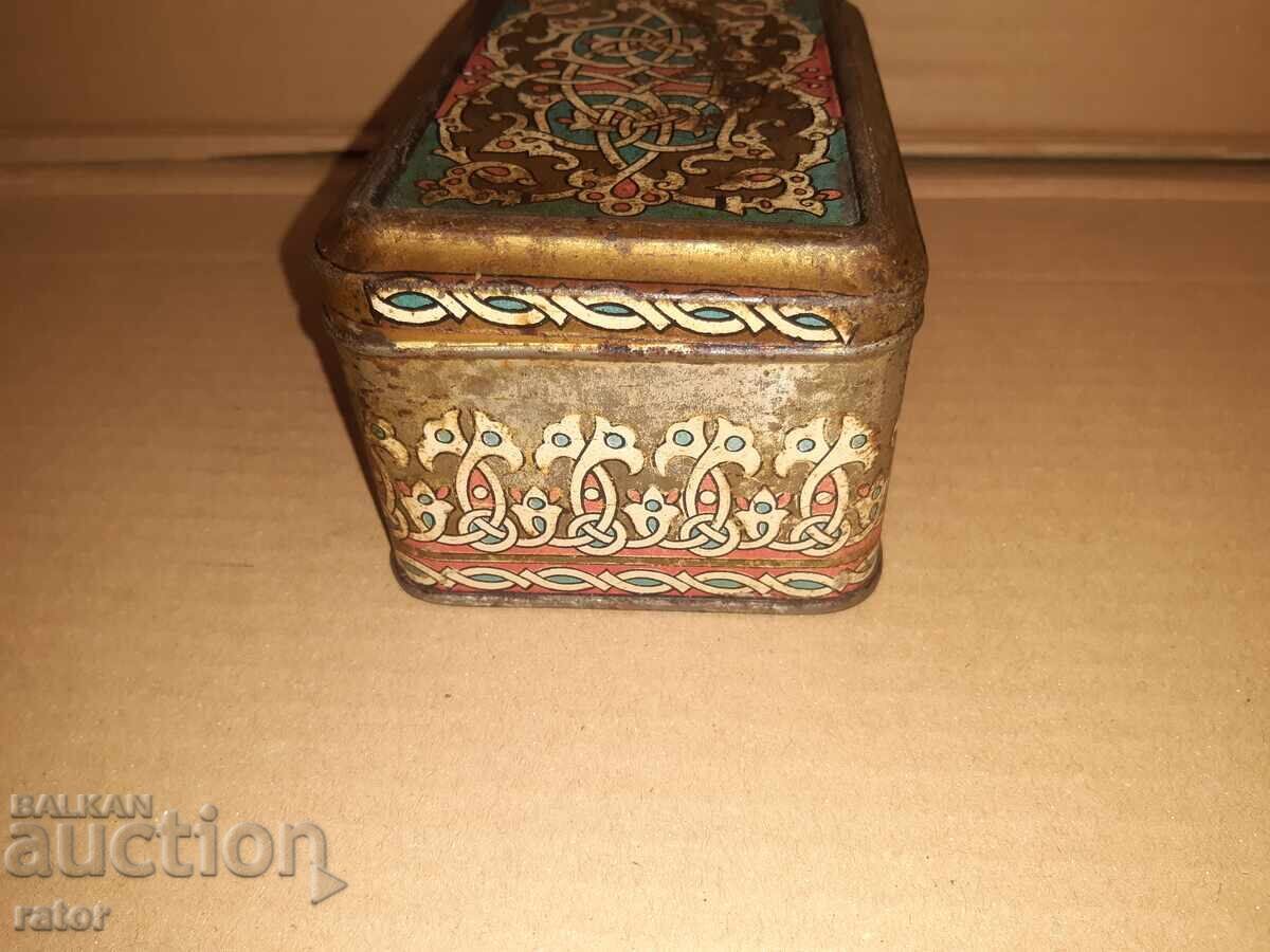 Παράδοση Πολύ παλιό μεταλλικό κουτί τσαγιού