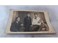 Photo Four young girls