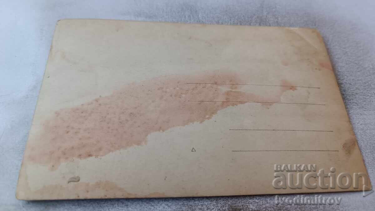 Fotografie Fete tinere în halate albe cu preț 2.45 BGN | € 1.25 Fotografie Fete tinere în halate albe cu preț 2.45 BGN | € 1.25