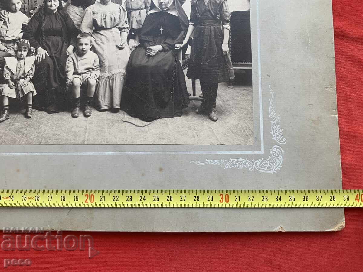 Delivery of Photographer V. Velebni Plovdiv Family Photo