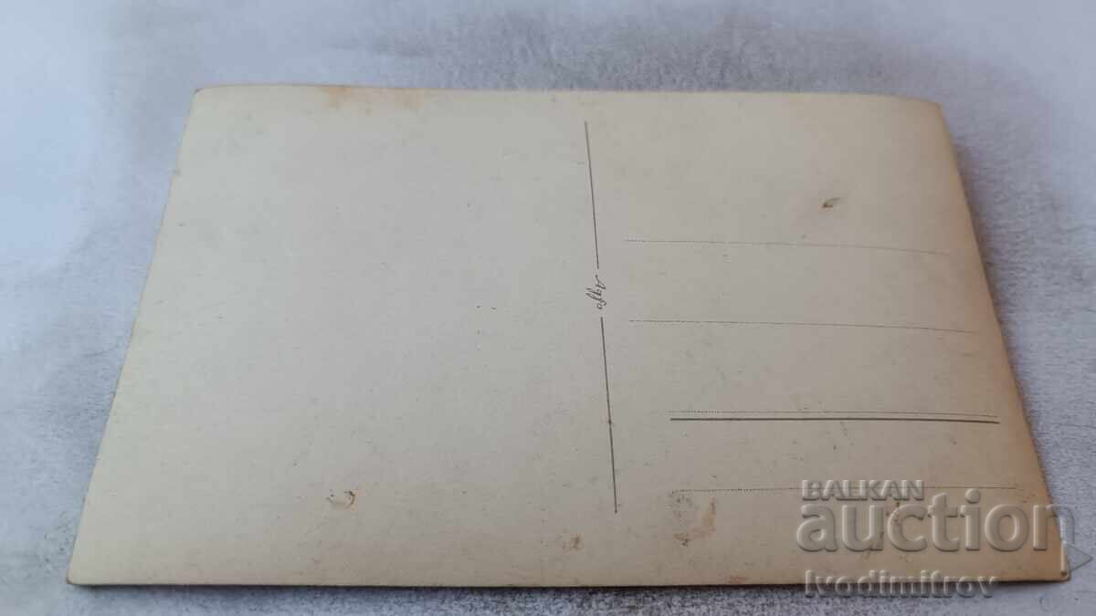 Photo Schoolgirls in the park in winter with price 2.35 BGN | € 1.20