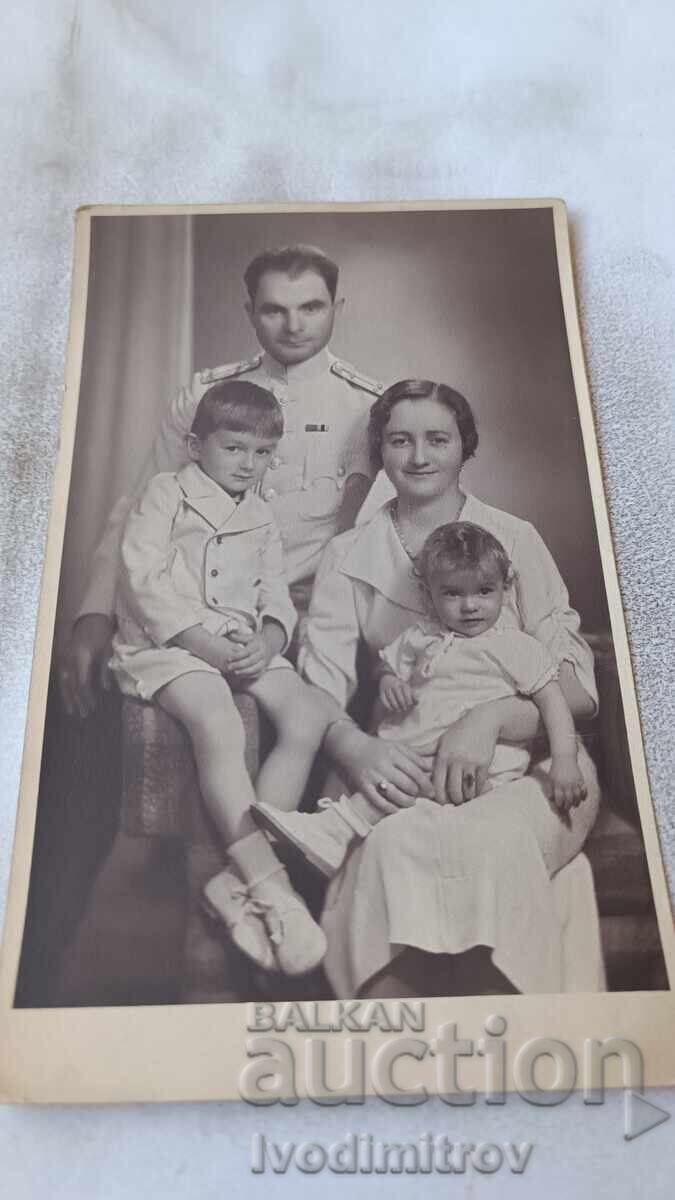 Photo Sofia Officer with his family 1938